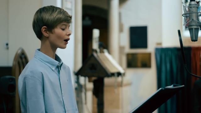 Welsh Boy Treble Cai Thomas (12y) Sings Suo Gan