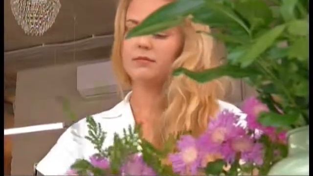 Челябинские флористы скупают у пенсионеров садовые цветы  Гладиолусы и георгины нужны для праздничн