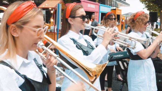 Выступление на открытии жилого комплекса 