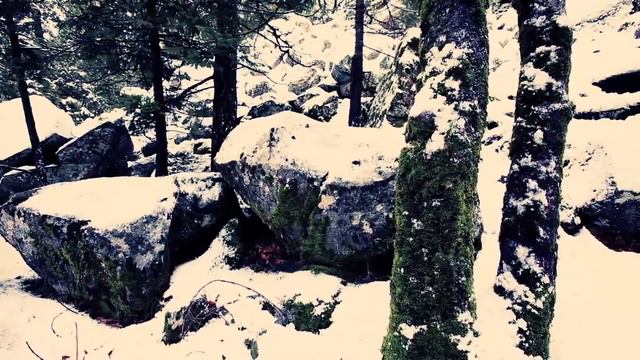 Native American Style Flute Music -  A Winters Tale