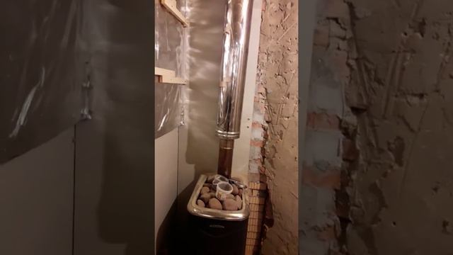 Отделка сауны своими руками. Обшиваем утеплитель фальгой, выравниваем каркас обрешеткой