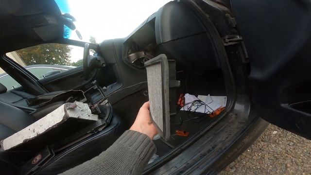 Как поменять фильтр салона на е36 с кондиционером и без #e36 #bmw_e36