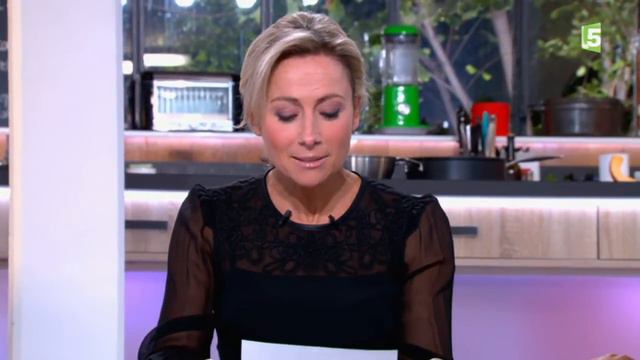 Le lancement en grec dAnne-Sophie et Nikos - C à vous - 22102014