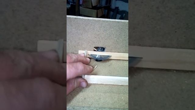 улей Удав, станок для прорези в верхней планке.