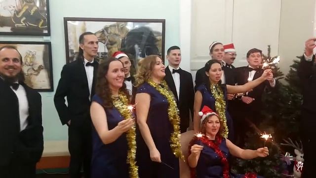 Камерный хор Губернаторского оркестра. Happy New Year.mp4