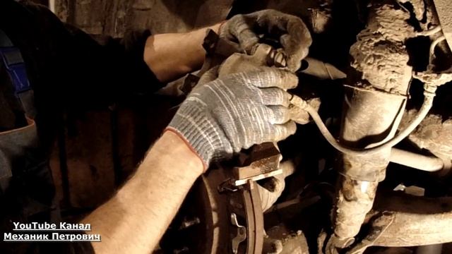 ЗАДНИЕ ТОРМОЗНЫЕ КОЛОДКИ ЗАМЕНА НА  ИНФИНИТЕ КУ ИКС 56