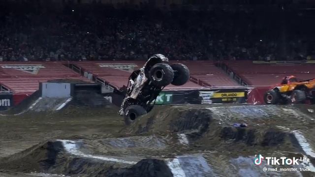 монстер трак