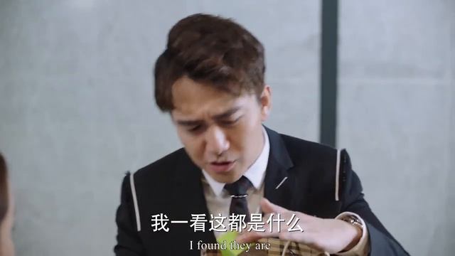 總裁瘋狂追求灰姑娘，在公司高調示愛，灰姑娘被撩的面紅心跳！