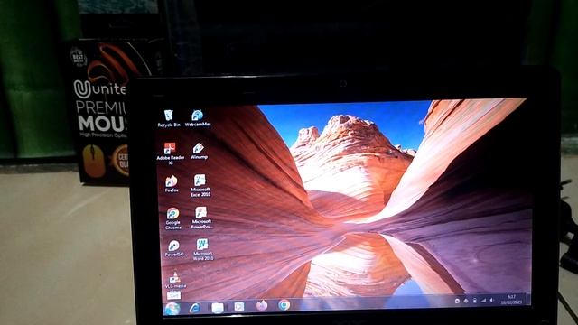 Netbook Acer Apsire One D270 Intel Atom Ram 2 GB Slim Mungil 10 Inch