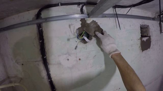 Установка подрозетника для вентиляции на кухни всё по плану.