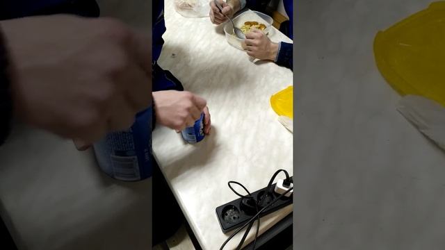Как открыть банку ПЕПСИ, с помощью листа бумаги