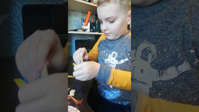 Распаковка и обзор вкусняшек от Матвея.