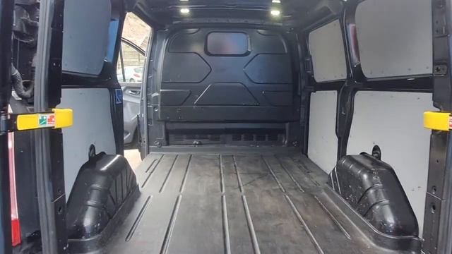 OE14CWU 2014 2014 FORD   TRANSIT CUSTOM 290 L1 DIESEL FWD 2.2 TDCi 125ps Low Roof Limited Van