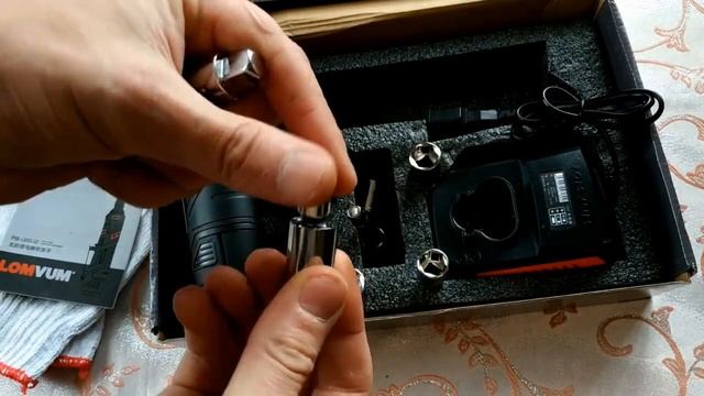 АККУМУЛЯТОРНЫЙ ТОРЦЕВОЙ ГАЙКОВЕРТ ИЛИ АККУМУЛЯТОРНАЯ ТРЕЩОТКА 