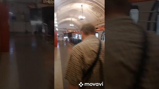 Позор Московского метро! Изуродованый бредом Номерной 81-717 на параде на кольцевой линии.