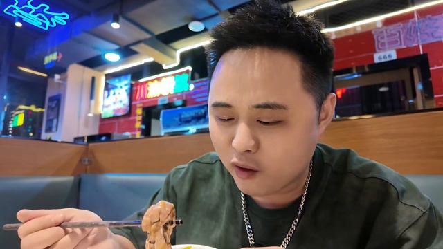 79自助餐能实现毛肚自由，这家店挺任性