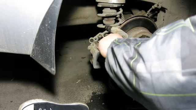 Замена тормозных колодок и дисков