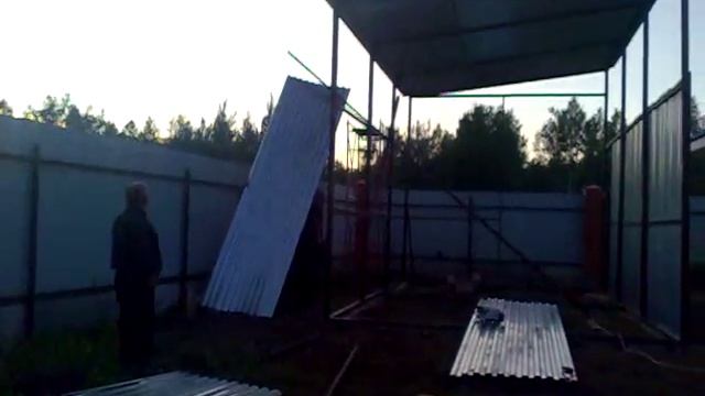 Строительство быстровозводимого ангара из профнастила для трактора, www.sscentr.ru