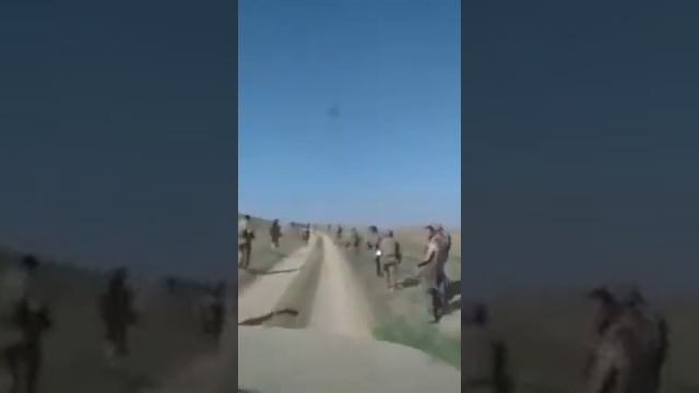 Армянские солдаты бегут с поля боя.