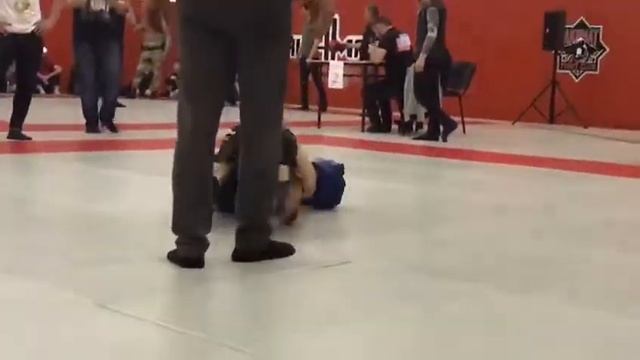 Усмаев Ильяс сделал болевой прием на руку 2019