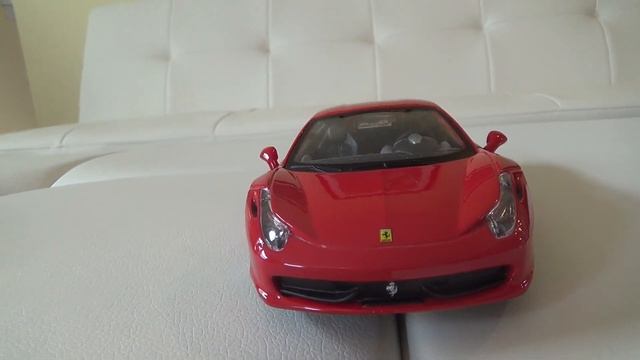BBURAGO FERRARI 458 ITALIA 1/24 SCALE DIECAST MODEL CAR WALKAROUND AND UP CLOSE LOOK