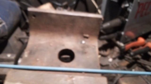 Ресанта 190А, электрод 4 мм на 140 амперах.