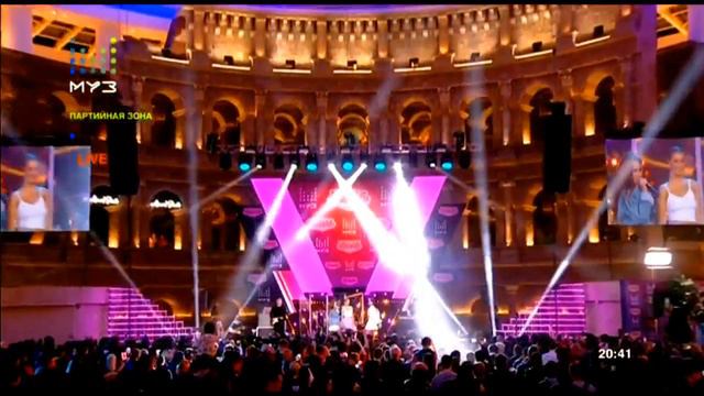 SEREBRO, Новый состав, Между нами любовь, ВЕГАС