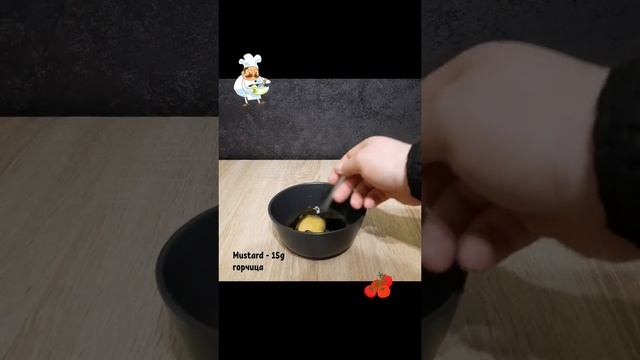 Лёгкий салат с клубникой и классической заправкой