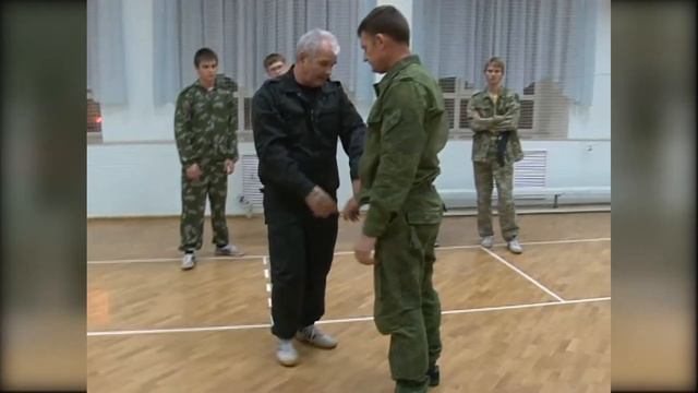 Вывод из равновесия, с приложением сил на различных уровнях. Архив Академии Личной Безопасности 201