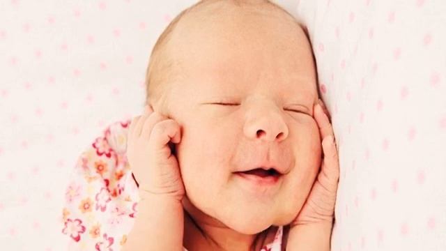 Когда новорожденный начинает слышать — проверка слуха