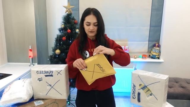 КУПИЛА много ПОТЕРЯННЫХ ПОСЫЛОК с ПОЧТЫ а там iPhone 11  Потерянные посылки VS потерянный чемодан!