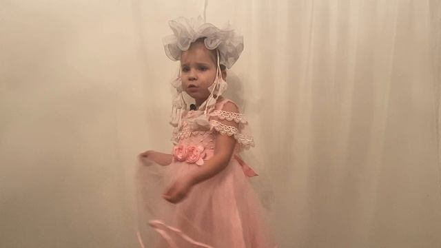 дочка подарила мне песню про папу.