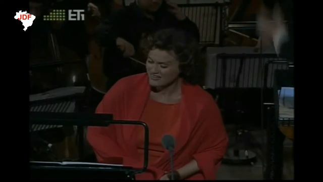 VESSELINA  KASAROVA - BULGARIAN SOPRANO - O MA LYRE IMMORTELLE FROM C. GOUNODS SAPHO - THE GRE