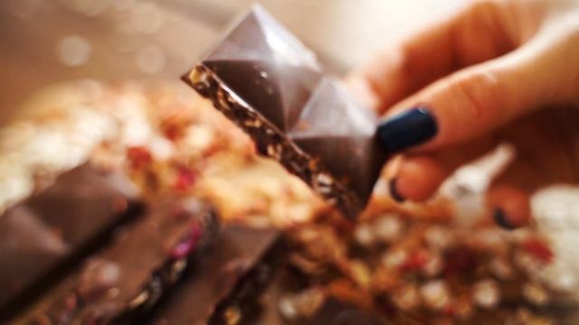 Новинки осени! Молочный и темный шоколад с проростками