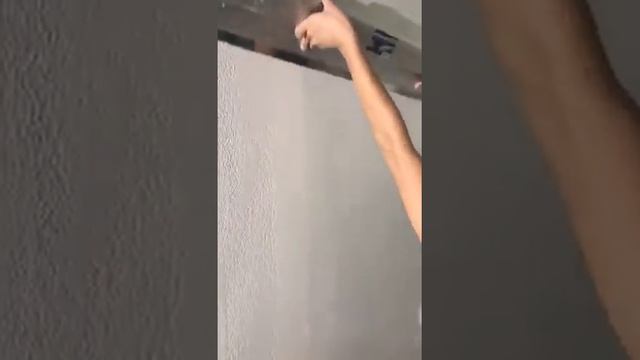 Шпатлёвка валиком и шпателем 1 метр.