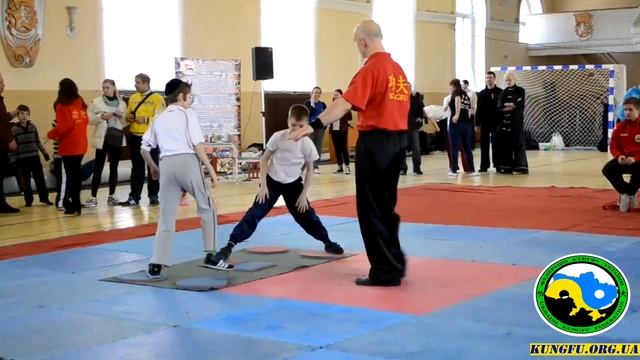 Бой 1 раунд 3 ТУЙШОУ Чемпионат Украины по КУНГФУ 26-27.03.2016