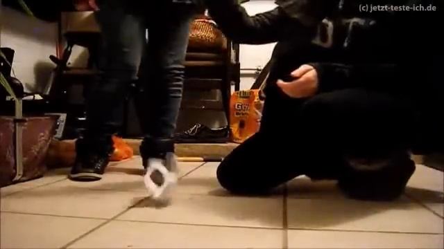 Härtetest / Crash Test: Nintendo DS Lite Wird Zerhämmert