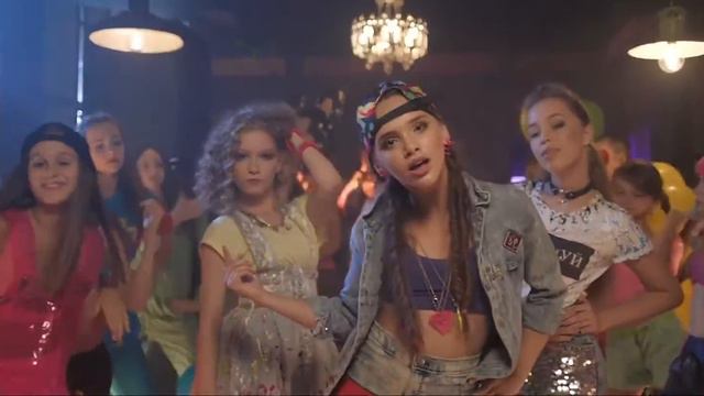 Новый молодежный клип где рыженькая очень похожа на Одри Холландер Клип Не танцуй  Open Kids