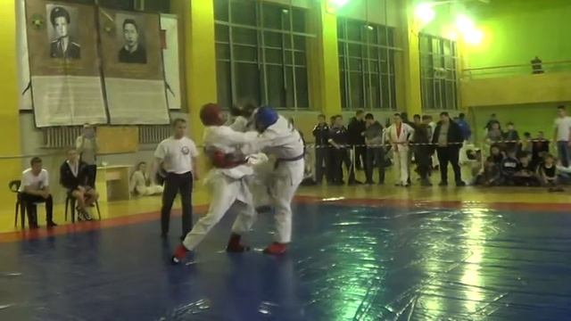 Почтаренко Роман 14-15 лет 70+ (Бой за выход в финал). Синий.