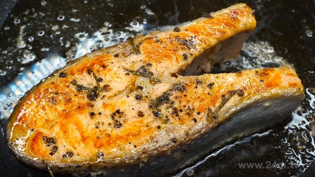 Звук жарения рыбы, треска масла на сковороде для аппетита и отличного настроения. Fish Frying Sound