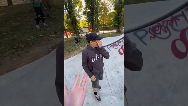 ?Под поезд? #скейтпарк #самокат #трюкинасамокате #scootering