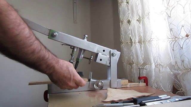 Станок-дырокол строчный для кожи. Stitching Chisel Leather Manual Machine