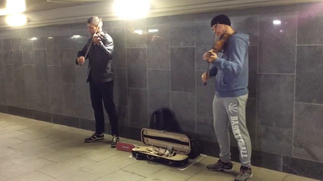 Музыканты в подземке - моя любимая музыка
