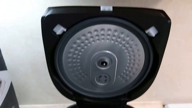 Распаковка - Мультиварка Redmond RMC-IHM303