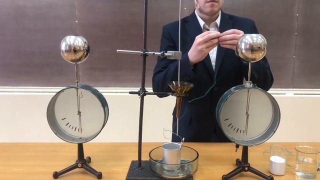 Лаборатория ФИИЗ / Трение песка и воды