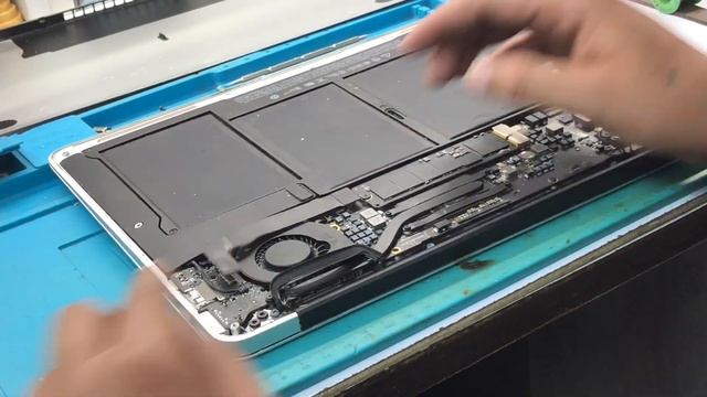 MacBook Air Dead Not Turning On | Repair MacBook At Home | Mac Charger Light Orange Won’t Turn On |