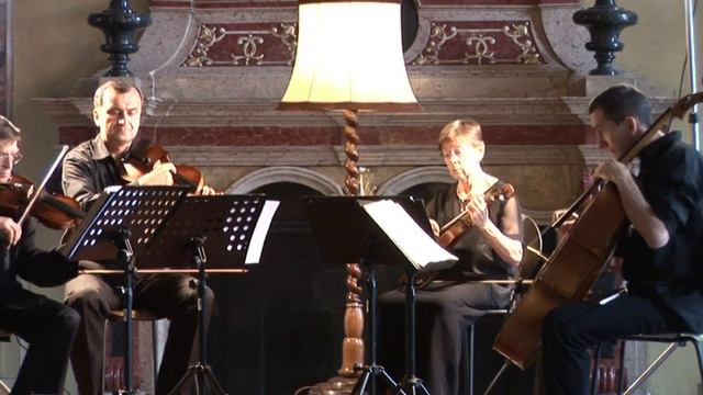 Haydn-maraton F-dur Vonósnégyes Op. 3/5 „Serenaden“ 1. Presto 2. Andante  3. Menuetto 4. Scherzando