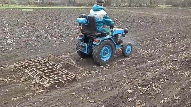 мини трактор самодельный в огороде