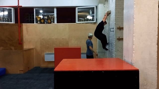 Достаточно легкая связочка в моей академии,но я хотел немного получше, но был очень усталым