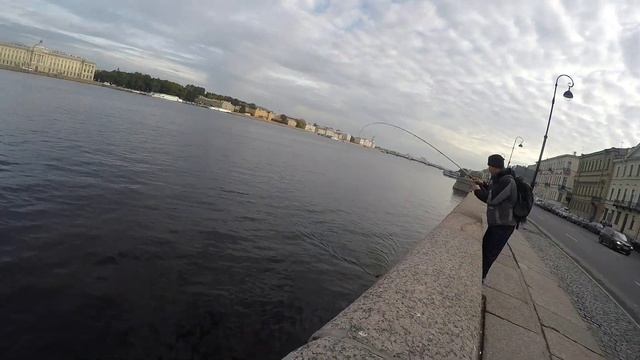 Стритфишинг в Питере. В центре Санкт-Петербурга рыбалка на Неве. Часть 3.
